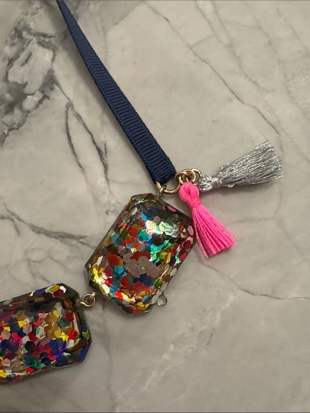 Crewcuts chunky glitter resin bead tie necklace
